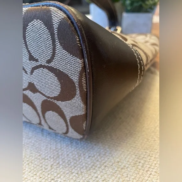 Coach Signature Tote - Picture 9 of 11